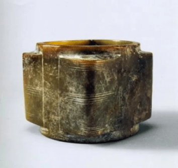Jade Cong unearthed in Sanxingdui, picture from the official website of Sanxingdui Museum